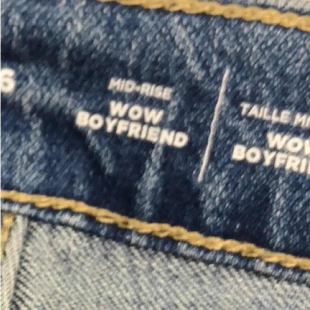 OLD NAVY MID-RISE WOW BOYFRIEND JEANS 6/28x31 ⭐️